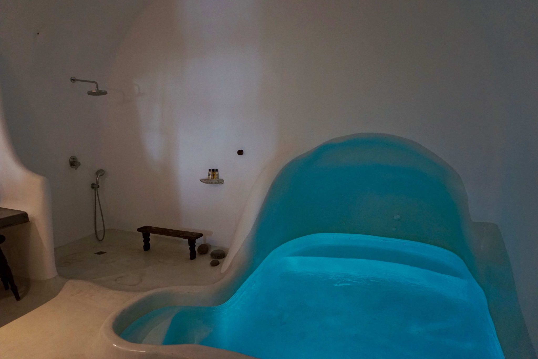 Sophia Luxury Cave suites, honeymoon suite santorini