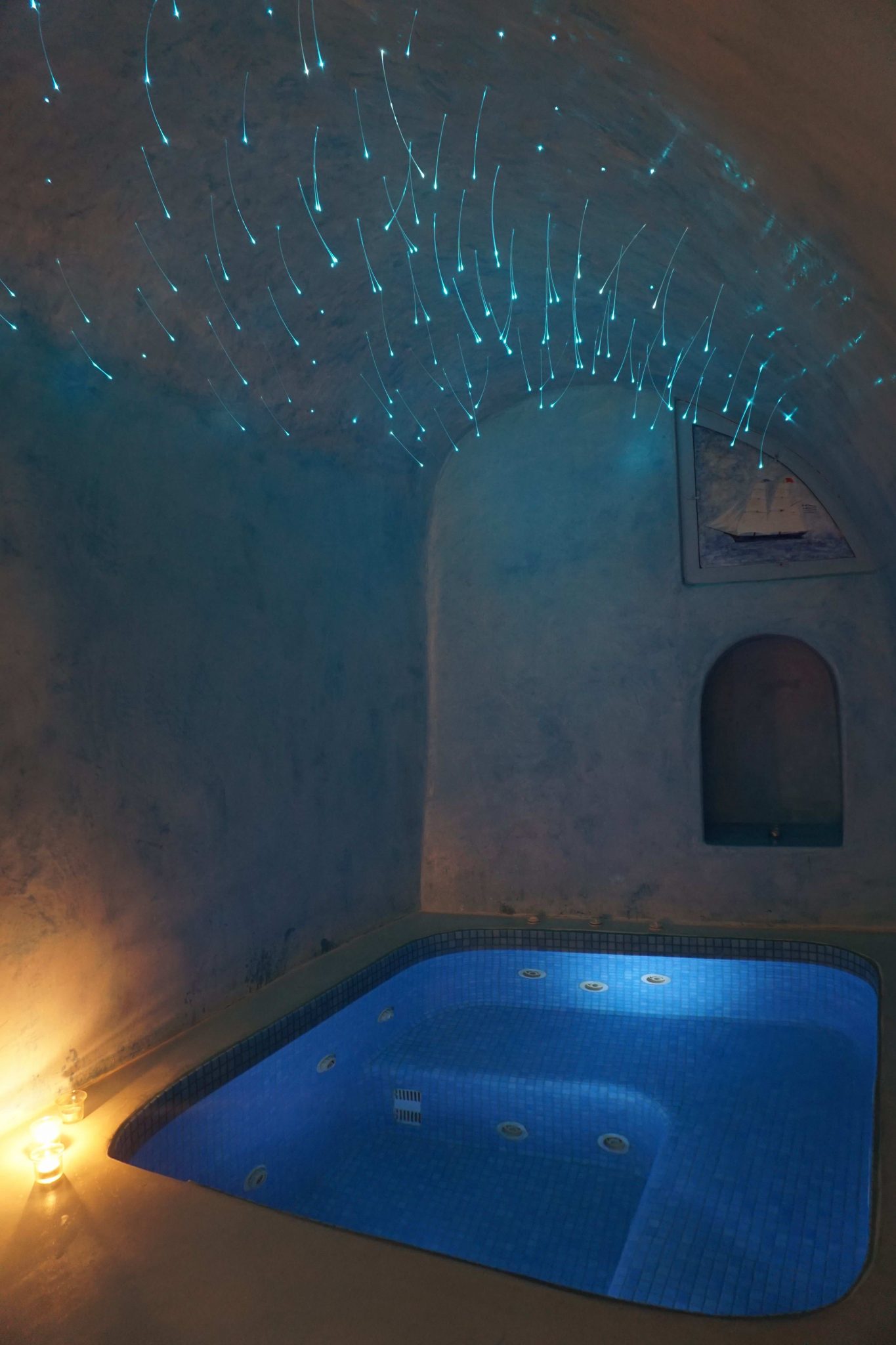 Cave jacuzzi airbnb in Oia, Santorini
