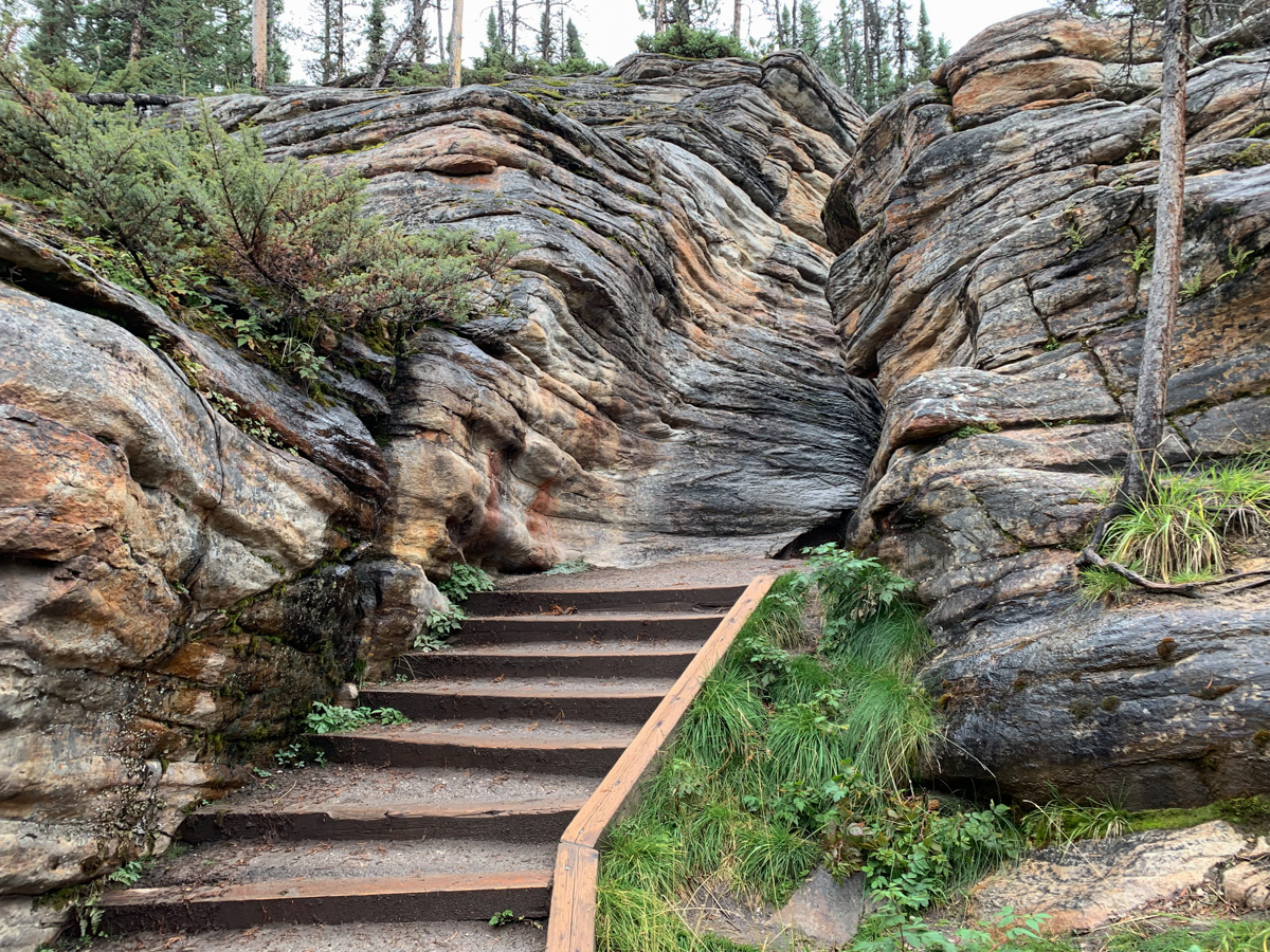 Athabasca Falls rock formations
