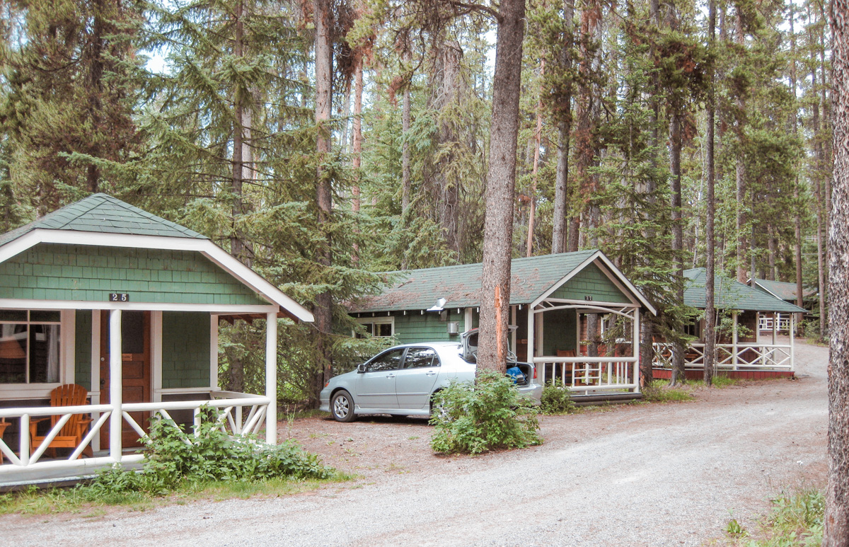Johnston Canyon Lodge and Bungalows Banff