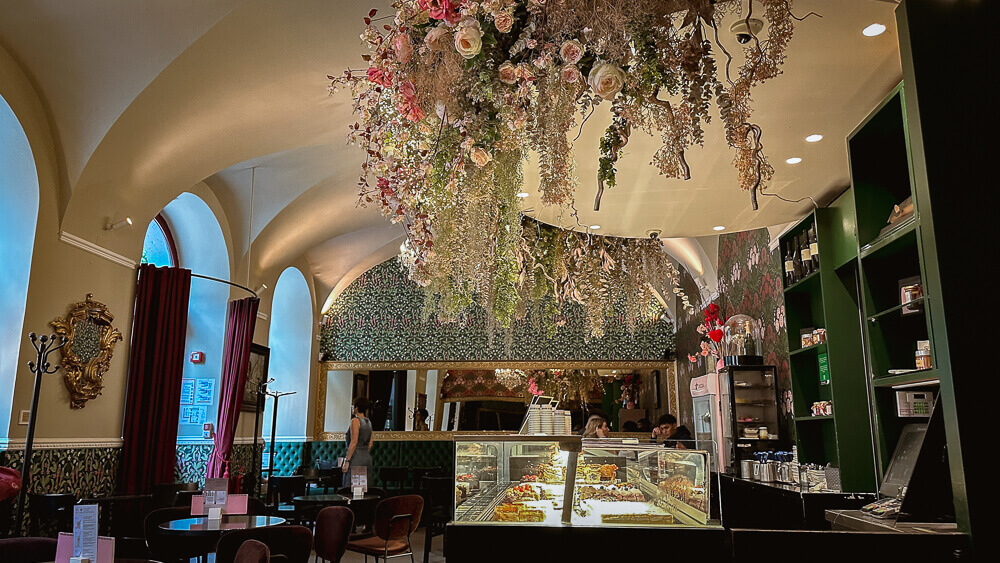 Ljubljana dessert shop Kavarna Zvezda