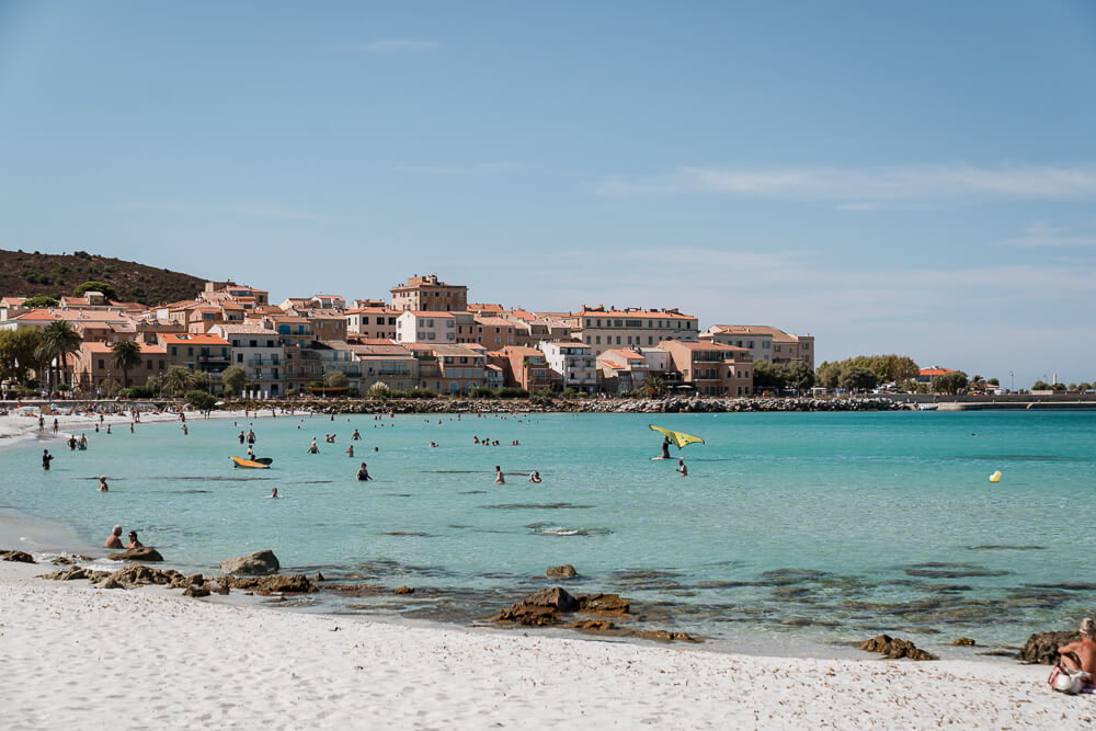 Plage de l'Ile Rousse Corsica